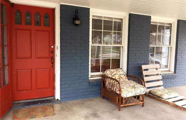 4737 BOULEVARD Place Gallery 4