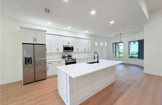11001 Sea Tropic Lane Gallery 4
