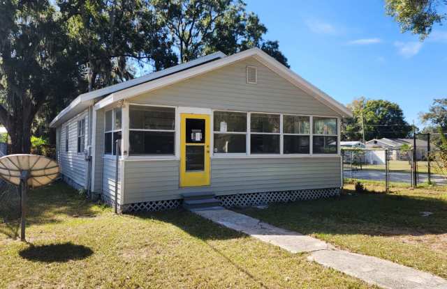 Updated 4/1 in Plant City- Move in Ready - 1317 East Church Street, Plant City, FL 33563
