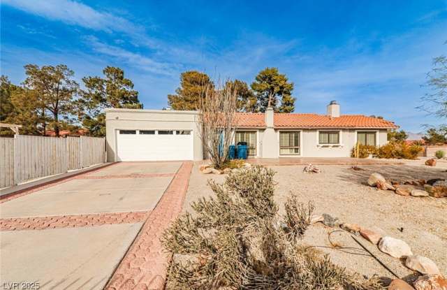 6315 N Park Street photos photos