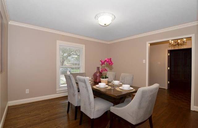 7736 Woodstone Lane Gallery 2