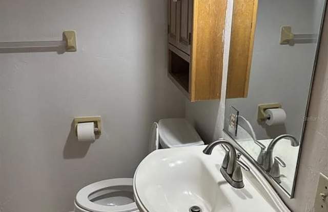 2145 Ne 45th Ave - 2145 Northeast 45th Avenue, Ocala, FL 34470