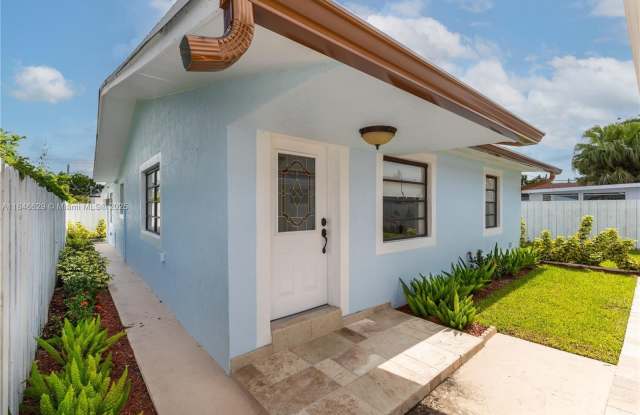 2433 SW 19th St photos photos
