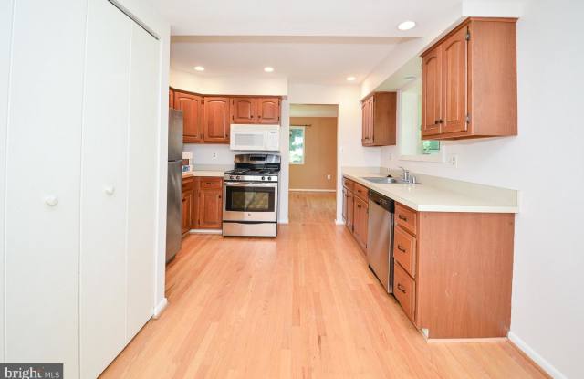 10902 HOWLAND DR Gallery 2