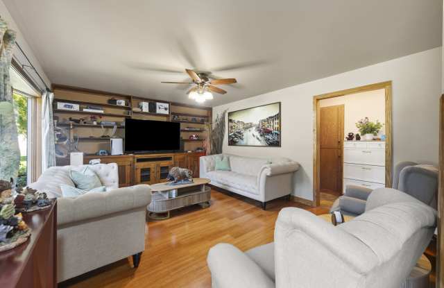 3800 Amber Court Gallery 4