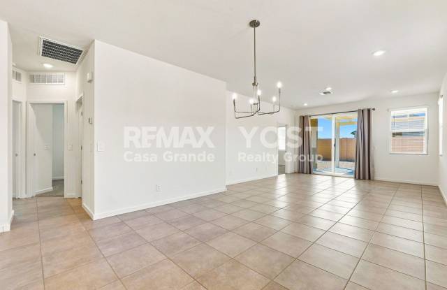 Modern Comfort with Room to Relax Gallery 3