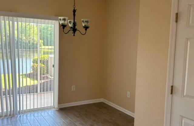 160 Chenoa Drive Unit B Gallery 4
