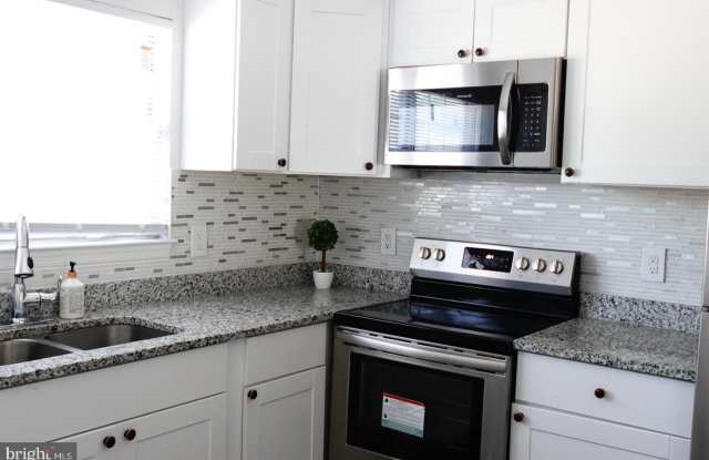 1106 CASTLEHAVEN Court Gallery 2