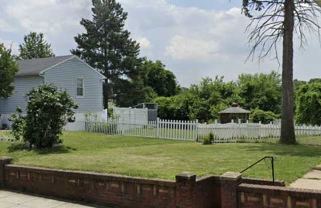 4607 Hunt Pl Ne - 4607 Hunt Place Northeast, Washington, DC 20019