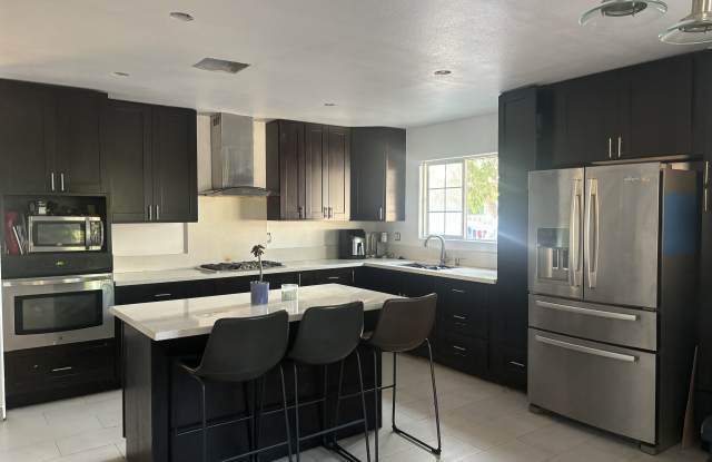 9020 Roslyndale Avenue - 9020 Roslyndale Avenue, Los Angeles, CA 91331