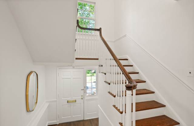 Stately 6BR/7BA Brick Colonial on Fenced 0.2-Acre Lot | Kent, NW DC Gallery 4