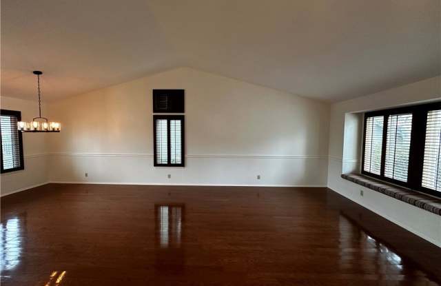 26171 Golada Gallery 3
