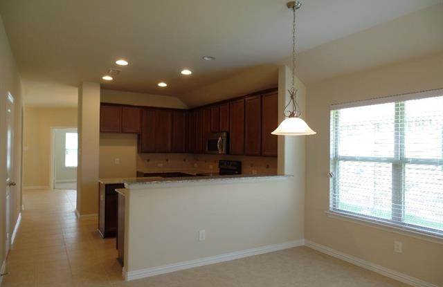 808 Silvermoon Gallery 2