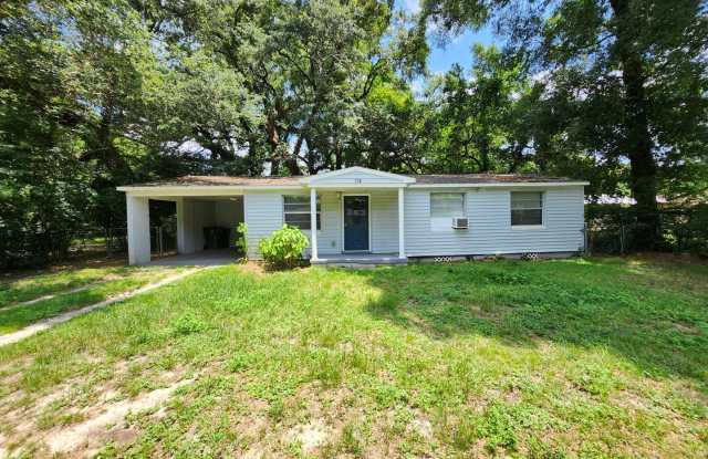 114 Myrtlewood Drive Pensacola, FL 32503 Ask us how you can rent this home without paying a security deposit through Rhino! - 114 Myrtlewood Drive, Brent, FL 32503