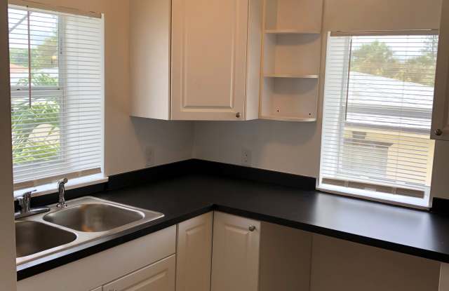 800 N Sapodilla Ave Apt A Gallery 2