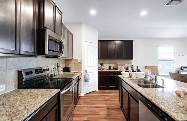 7226 ALTAIR LOOP Gallery 3