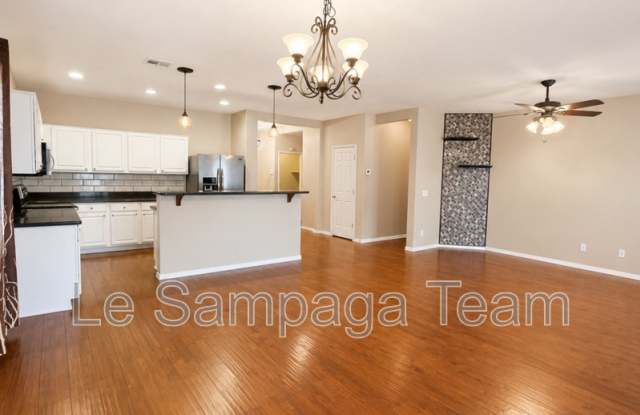 17636 W MAUI LN Gallery 4