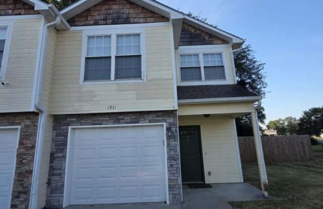 Spacious Town House for Rent photos photos