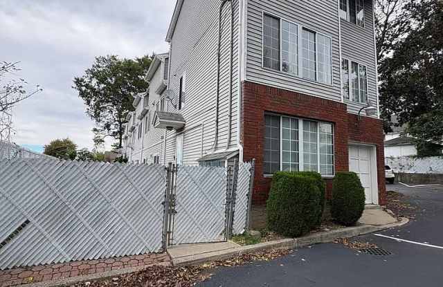 16 Roosevelt Ct Gallery 2