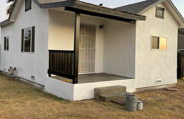 Fully Remodeled 2 bedroom and 1 bath home! Gallery 3