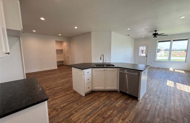8008 Sawdust Trail Gallery 2