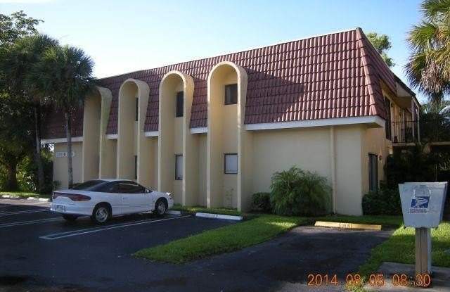 11388 ROYAL PALM BLVD photos photos