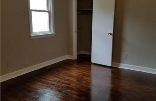 1009 Meadow Lane Gallery 4