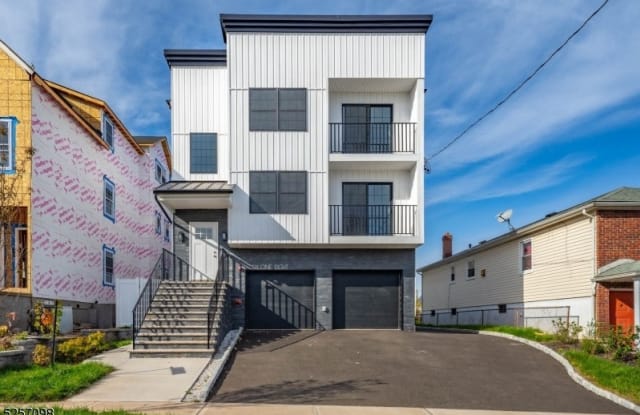 618 Meadow St - 618 Meadow Street, Elizabeth, NJ 07201