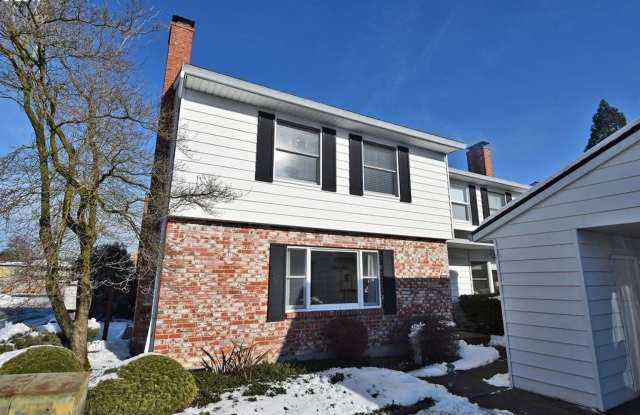 14264 SW Farmington Road ~ MOVE IN SPECIAL!! 1/2 OFF 1st MONTH'S RENT! - 14264 Southwest Farmington Road, Beaverton, OR 97005