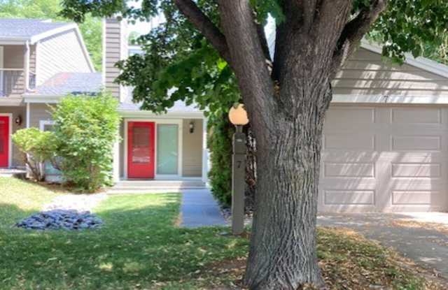7 Shadow Place - 1 photos photos