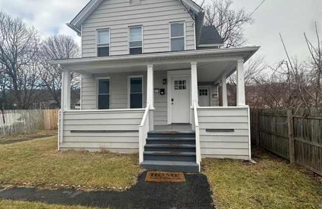 62 1/2 Dickinson Street - 62 1/2 Dickinson Street, Binghamton, NY 13905