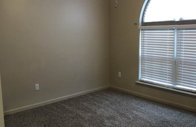 1510 West Emerson Street - 2 Gallery 4