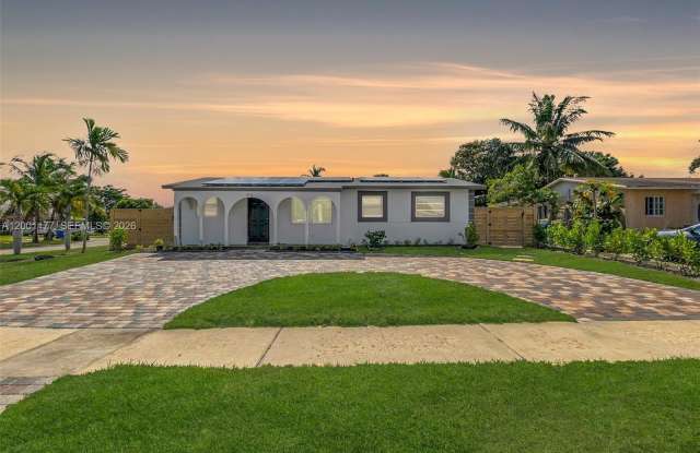 810 SW 14th Ct photos photos