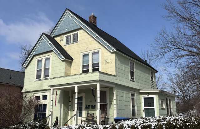 205 Oak Street unit: 2 - 205 Oak Street, Ypsilanti, MI 48198