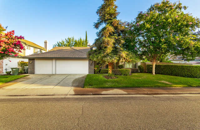 Gold River Home, Immaculately Kept with Beautifully Landscaped Backyard photos photos