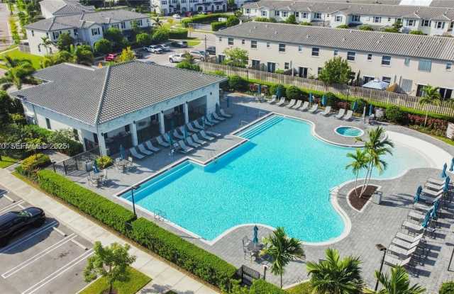 2647 SE 8 CT photos photos