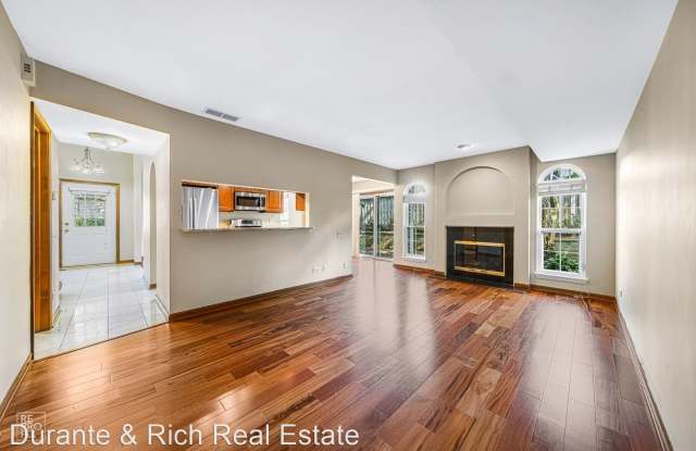 1382 Diamond Drive Gallery 4