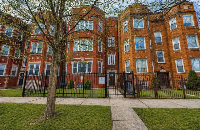 7944 S Ellis Avenue photos photos