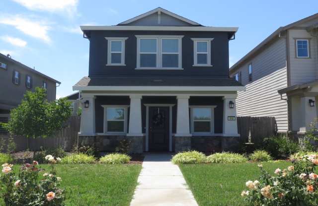 Newer 3 Bed 2.5 Bath Two-Story Home Gallery 1