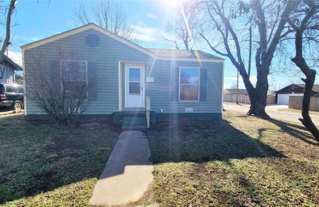 300 E Kittyhawk Drive Gallery 1