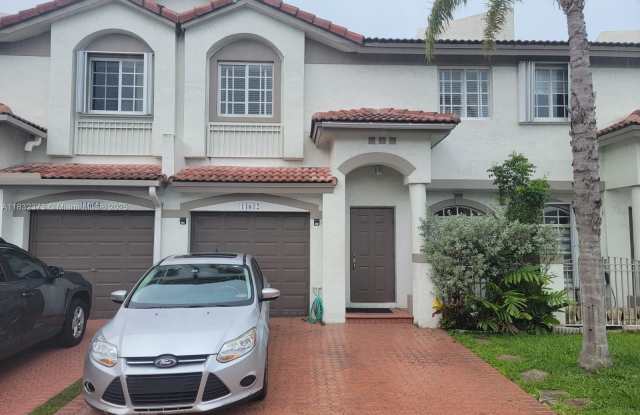 11612 NW 51st Ter photos photos