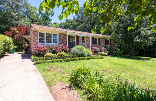 ***Available May 31st*** West Athens 3BR/2BA HOME - 113 Elder Road, Athens, GA 30606