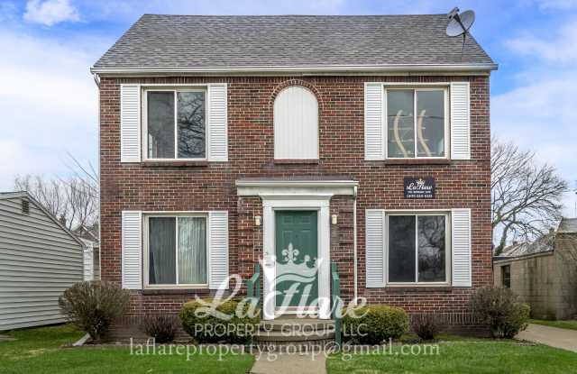 1612 Berdan Avenue - 4 photos photos