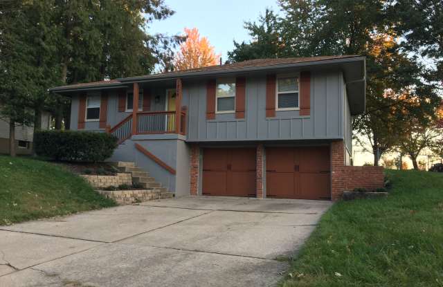 1805 Se 5th St - 1805 Southeast 5th Street, Lee's Summit, MO 64063