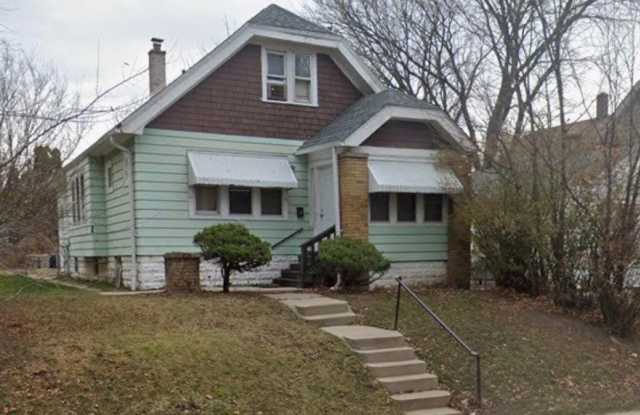 3BEDRM SINGLE FAMILY HOME or DAYCARE AVAIL 6/1 photos photos