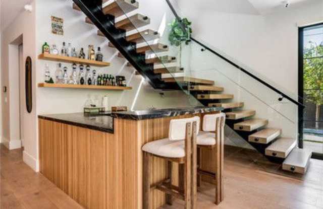 5517 Allott Avenue - 5517 Allott Avenue, Los Angeles, CA 91401