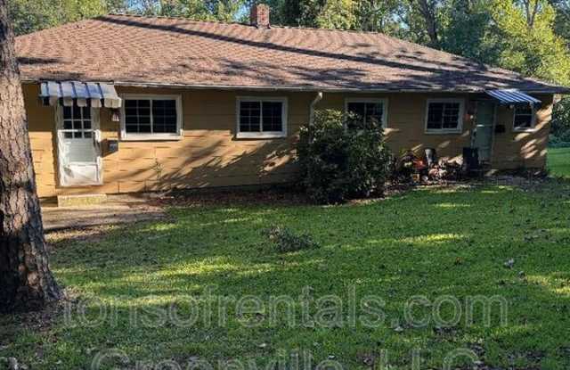 793 Hillview Street Gallery 1