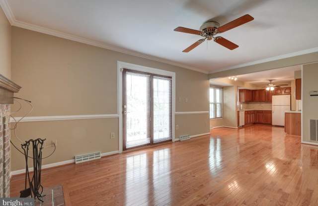 8811 SHADOWLAKE WAY Gallery 4
