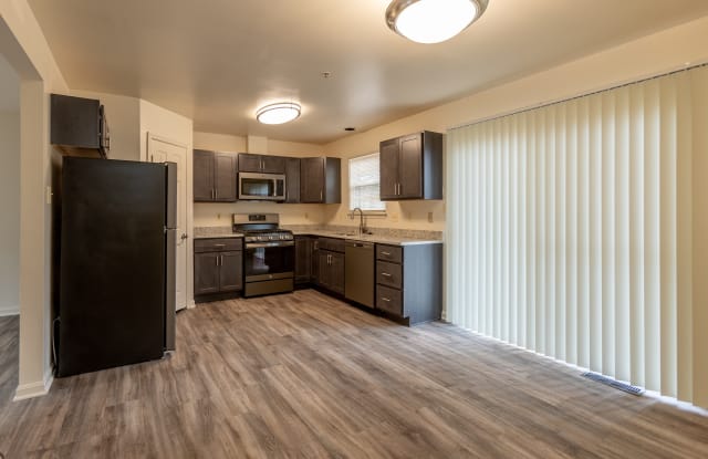 Carlson Woods Townhomes Gallery 3