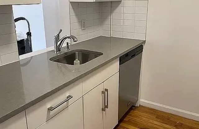 3210 Riverdale Ave Apt 6B Gallery 4